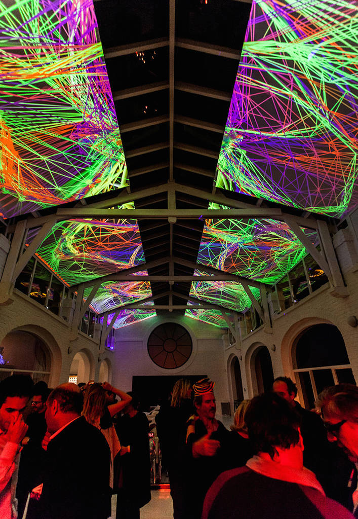 Complex Meshes Mapping Projection on a Loft’s High Ceiling – Fubiz Media