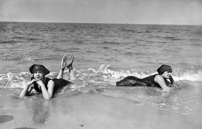 Deauville Beach from 1900 to 1938