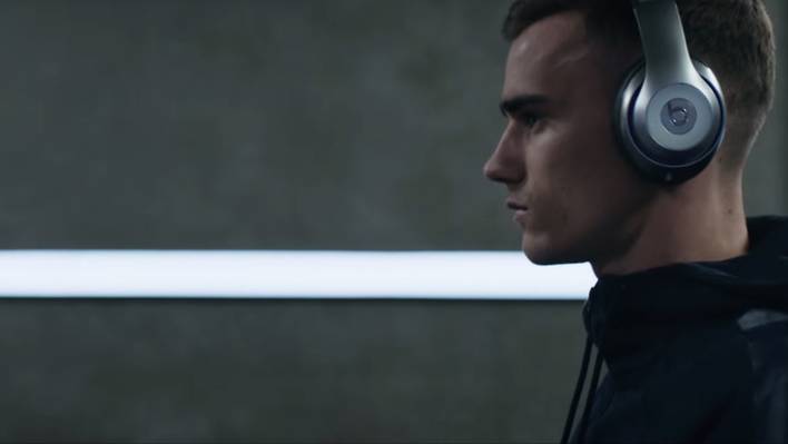 « Firestarter » by The Prodigy – Beats by Dre