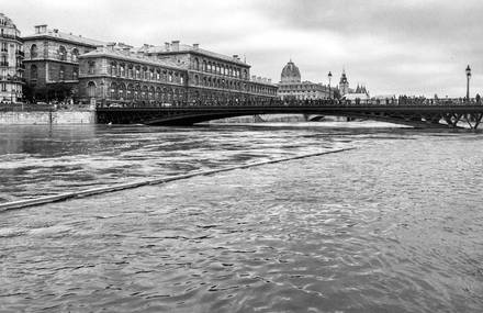 Black & White Pictures of Paris Underwater