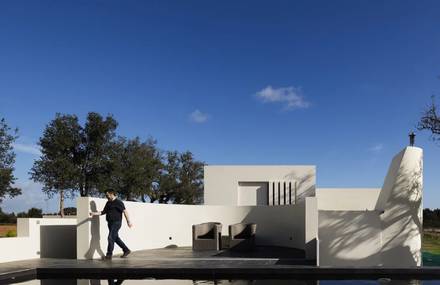Peaceful Minimalist House in Portugal