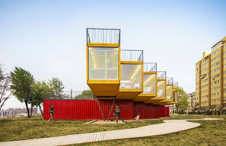 Clever Container Stack Pavillon