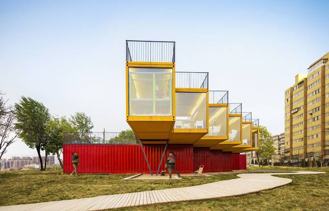 Clever Container Stack Pavillon