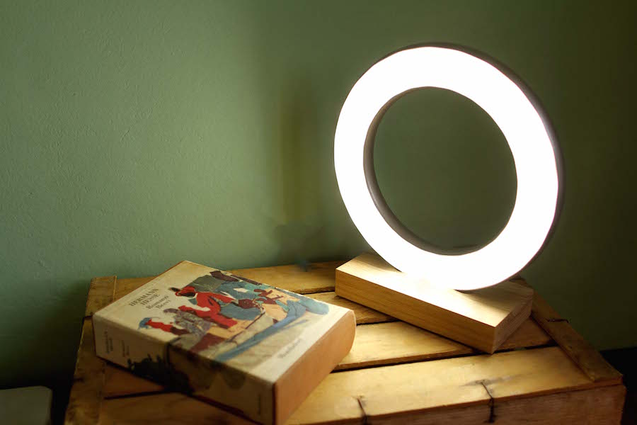 Gorgeous Minimal Portable Lamp by Halos3