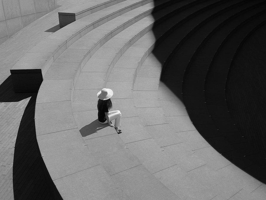 London's Architecture Between Light & Shadow0