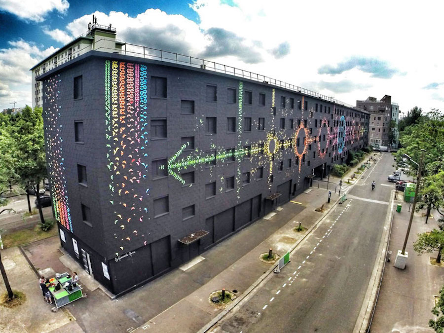 Mind-Blowing Mural Made with Origami Birds in Paris1