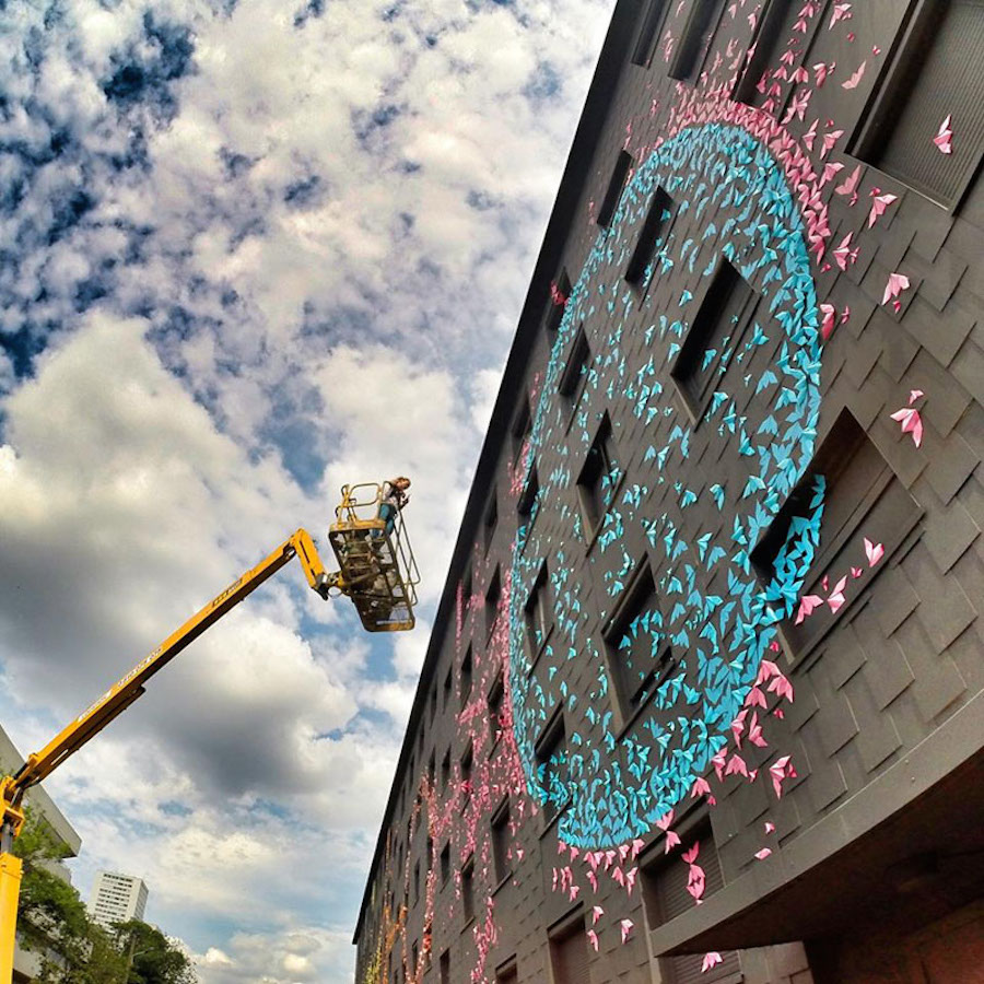 Mind-Blowing Mural Made with Origami Birds in Paris3