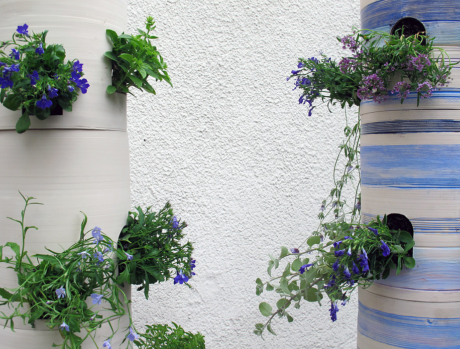 PlayfulVerticalFlowerpots4