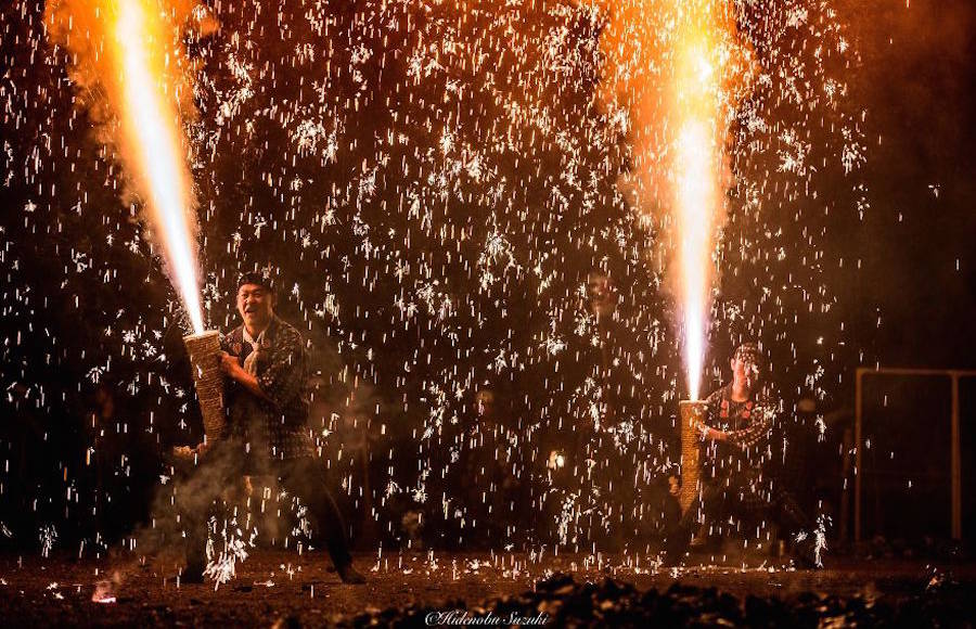 Superb Pictures of Traditional Fireworks in Japan