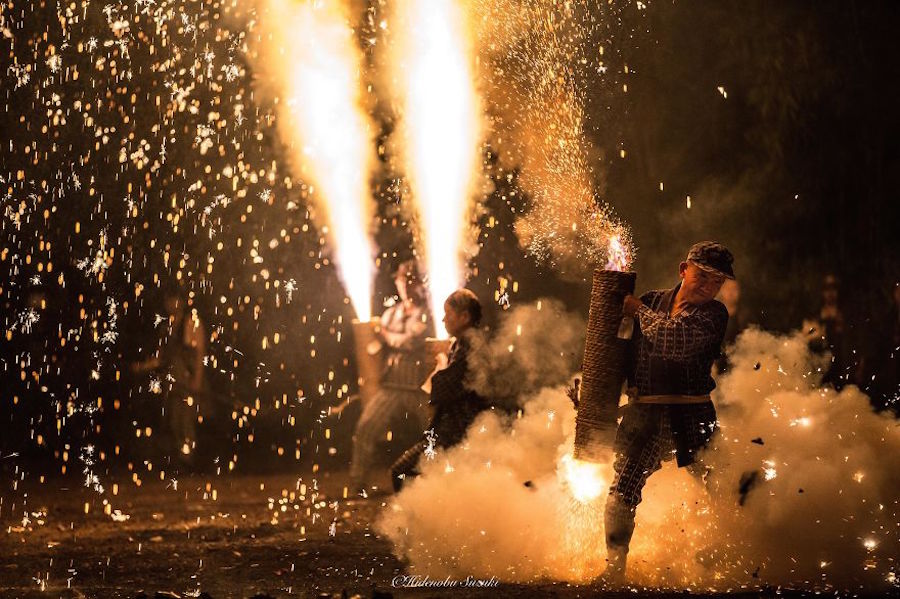 Superb Pictures of Traditional Fireworks in Japan9