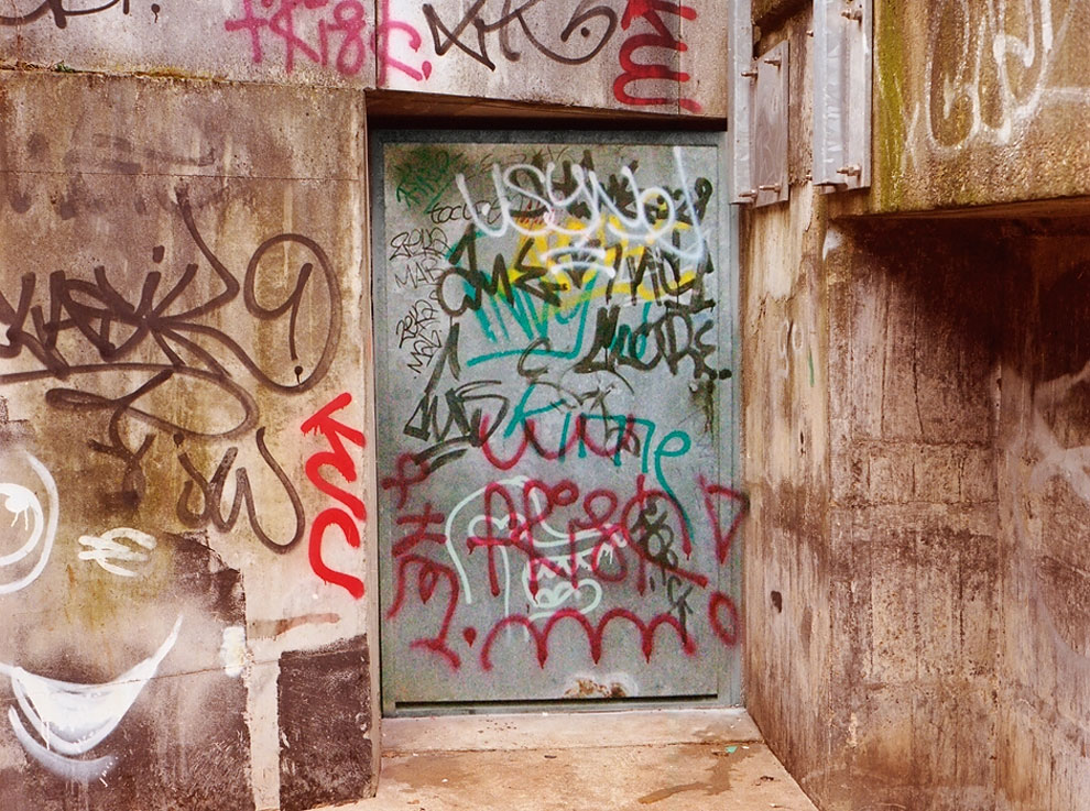 graffitilegible11
