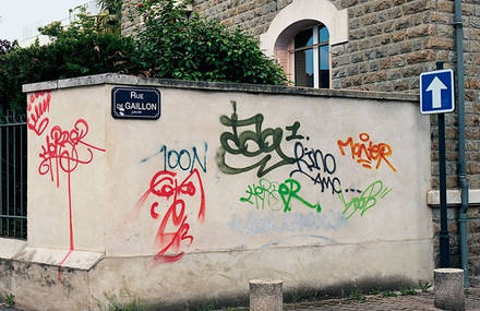 Making Graffitis Legible by Rewriting Them