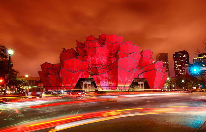 Color-Changing Rose Pavilion Building Like a Bouquet of Flowers