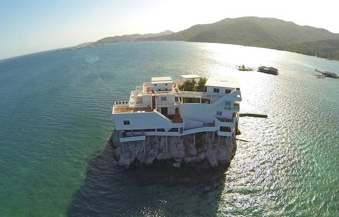 Gorgeous Pictures of the Dunbar Rock Villa in the Caribbean