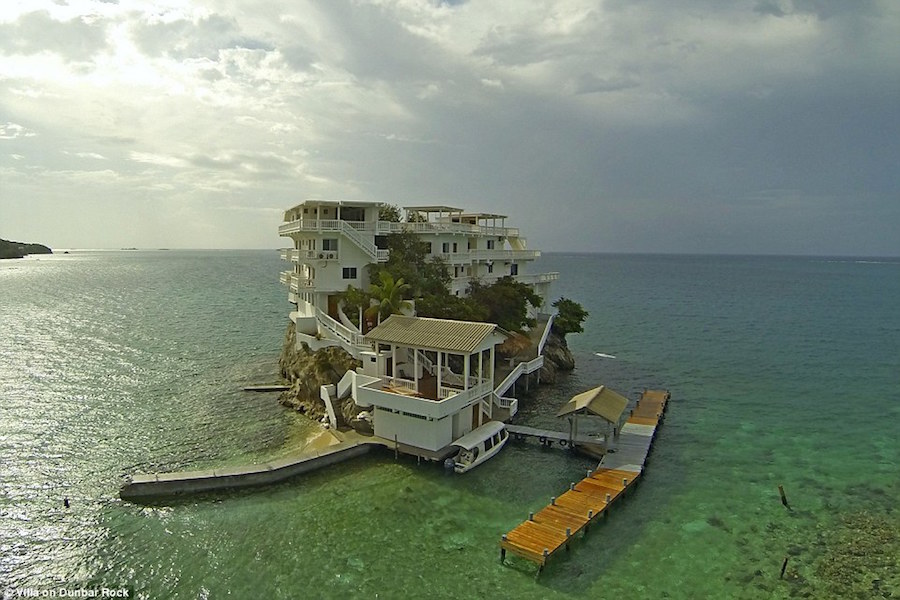 Gorgeous Pictures of the Dunbar Rock Villa in the Caribbean5