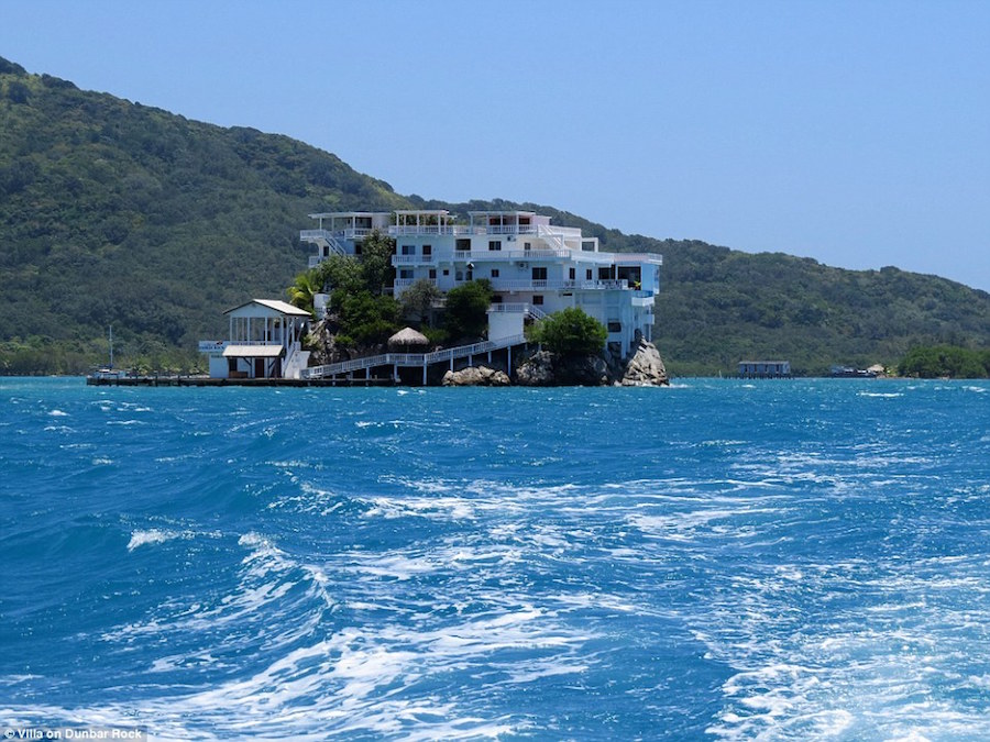 Gorgeous Pictures of the Dunbar Rock Villa in the Caribbean6