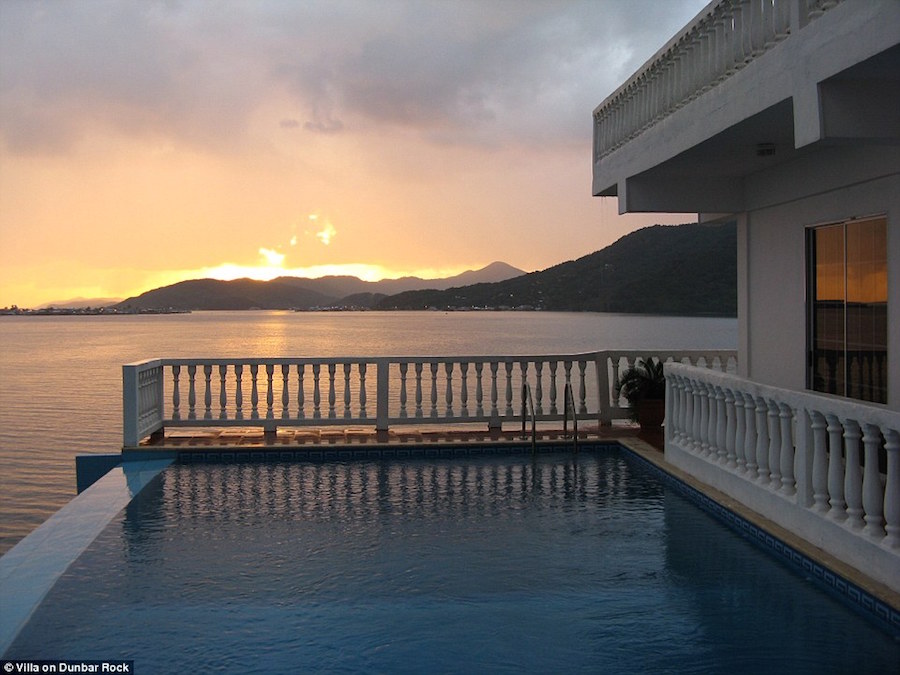 Gorgeous Pictures of the Dunbar Rock Villa in the Caribbean9