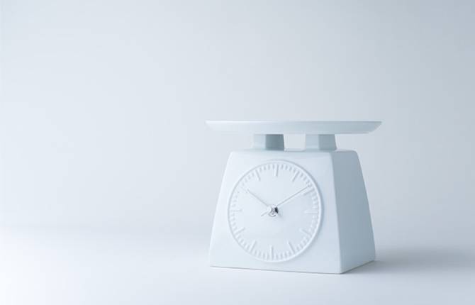 Minimalist Porcelain Clocks Like a Scale