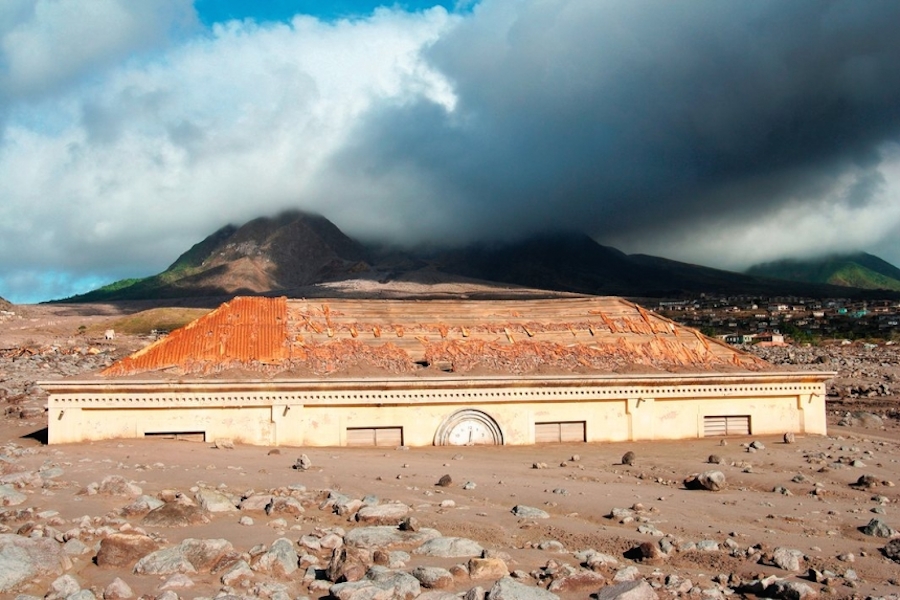 Abandoned Places From All Over the World-6