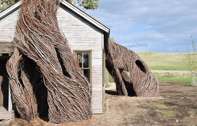 Impressive Houses Made with Living Trees