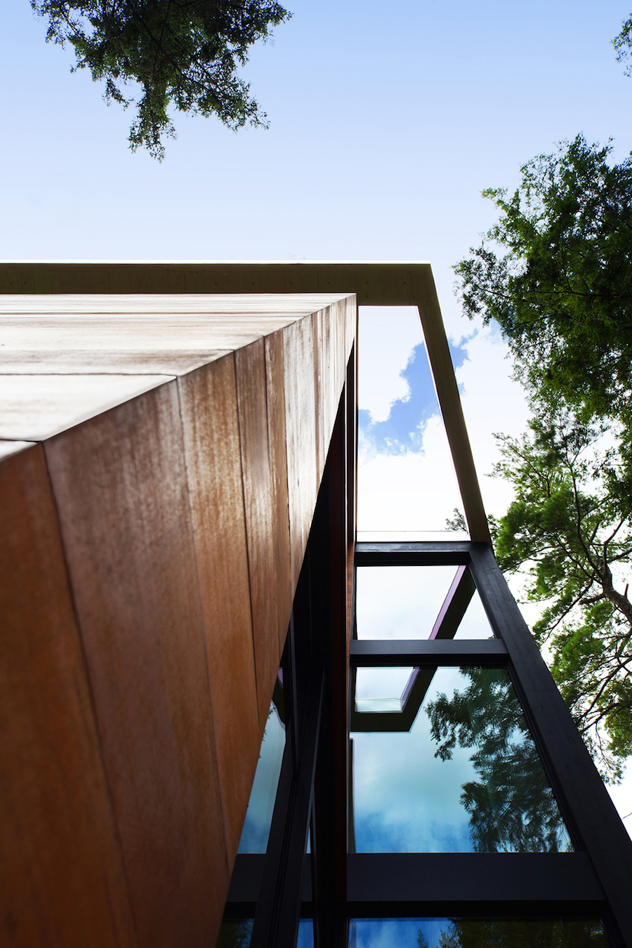 Geometrical and Original Sculptor's House in Canada-12