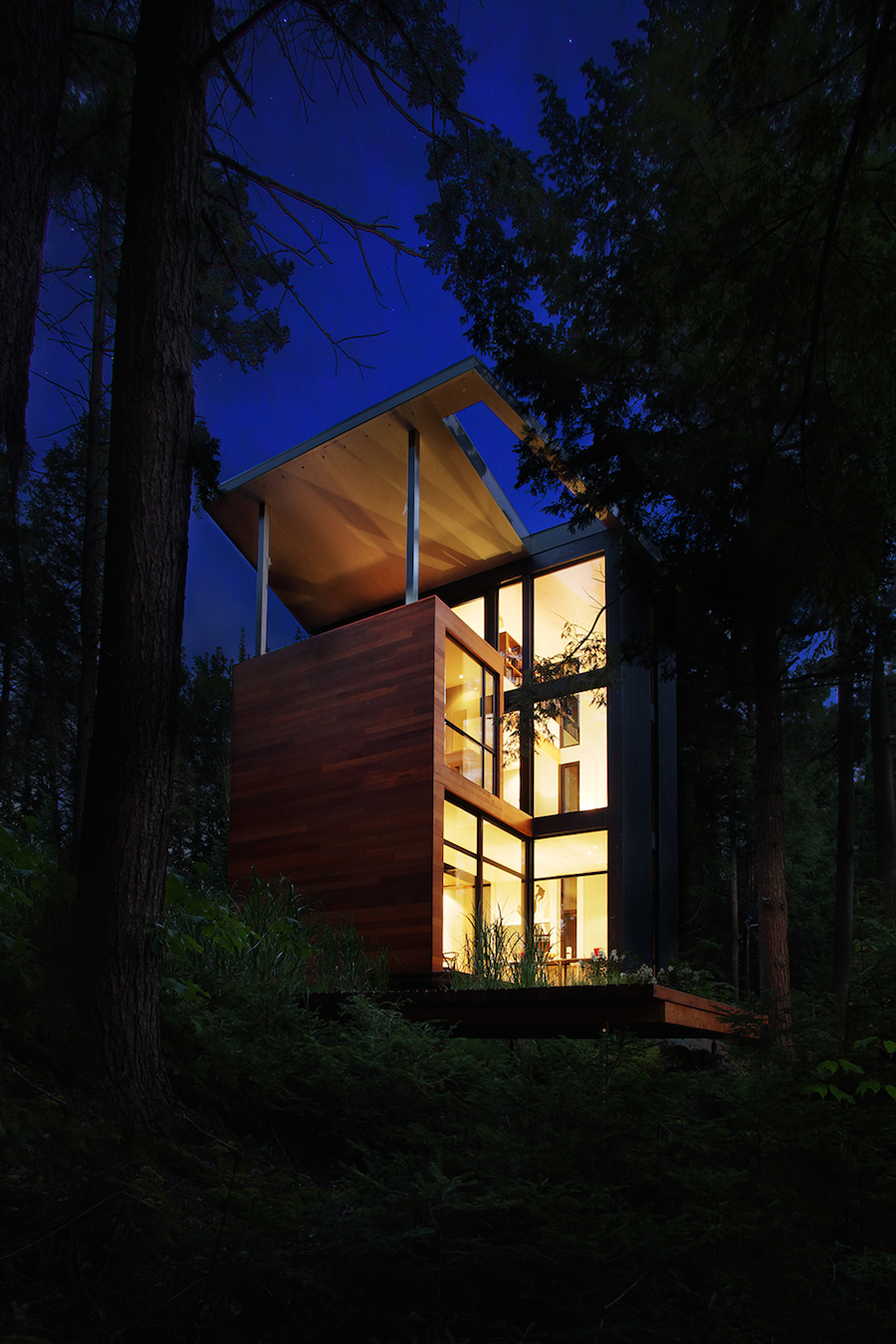 Geometrical and Original Sculptor's House in Canada-14