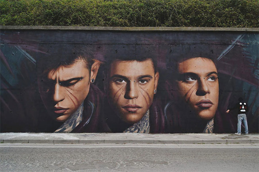 Giant Hyperrealistic Mural Portraits-3