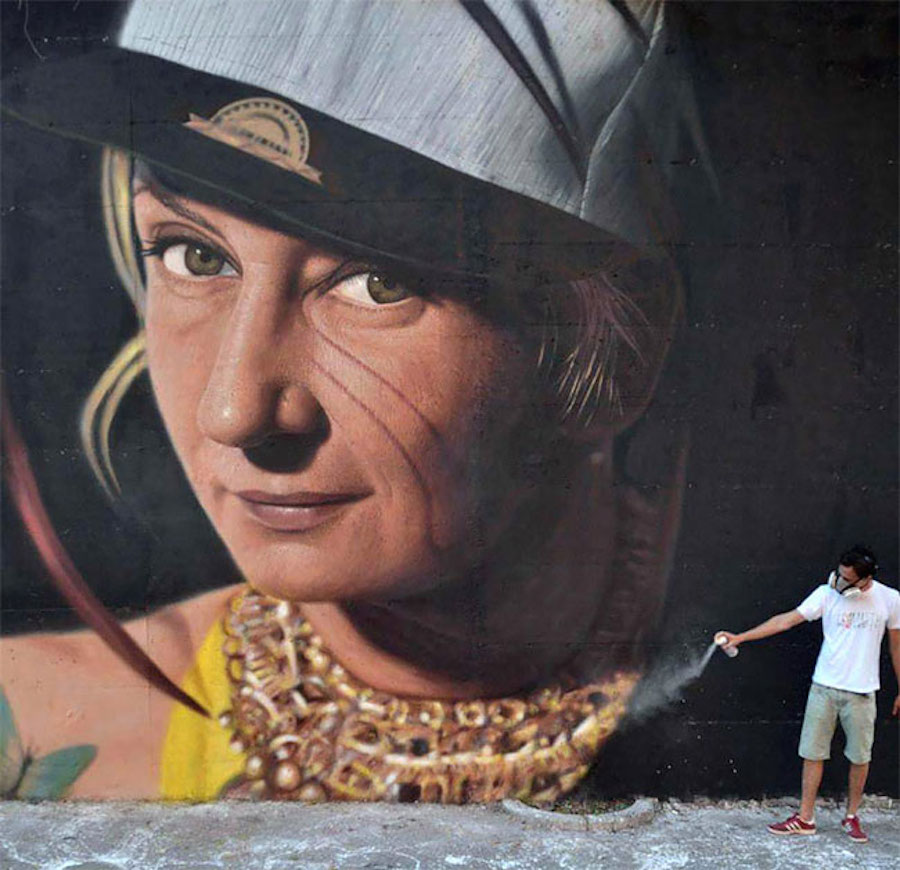 Giant Hyperrealistic Mural Portraits-7