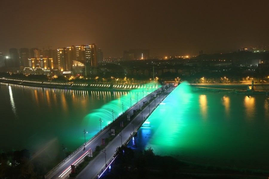 Illuminated Musical Fountains in China-3