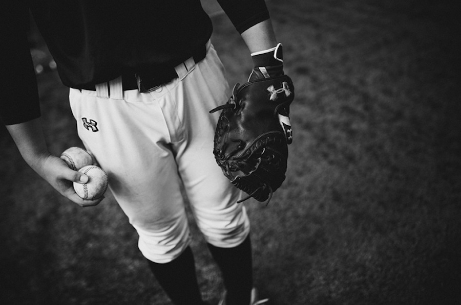 Intimate Black and White Pictures of a Baseball Team in Tokyo-3