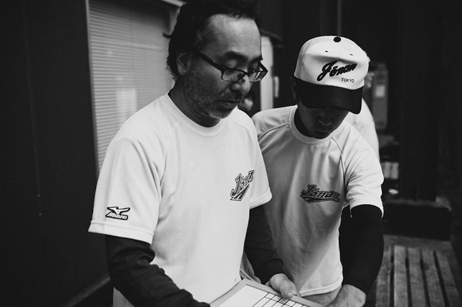 Intimate Black and White Pictures of a Baseball Team in Tokyo-8