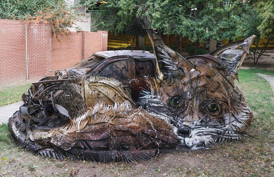 Inventive Trash Sculptures of Animals