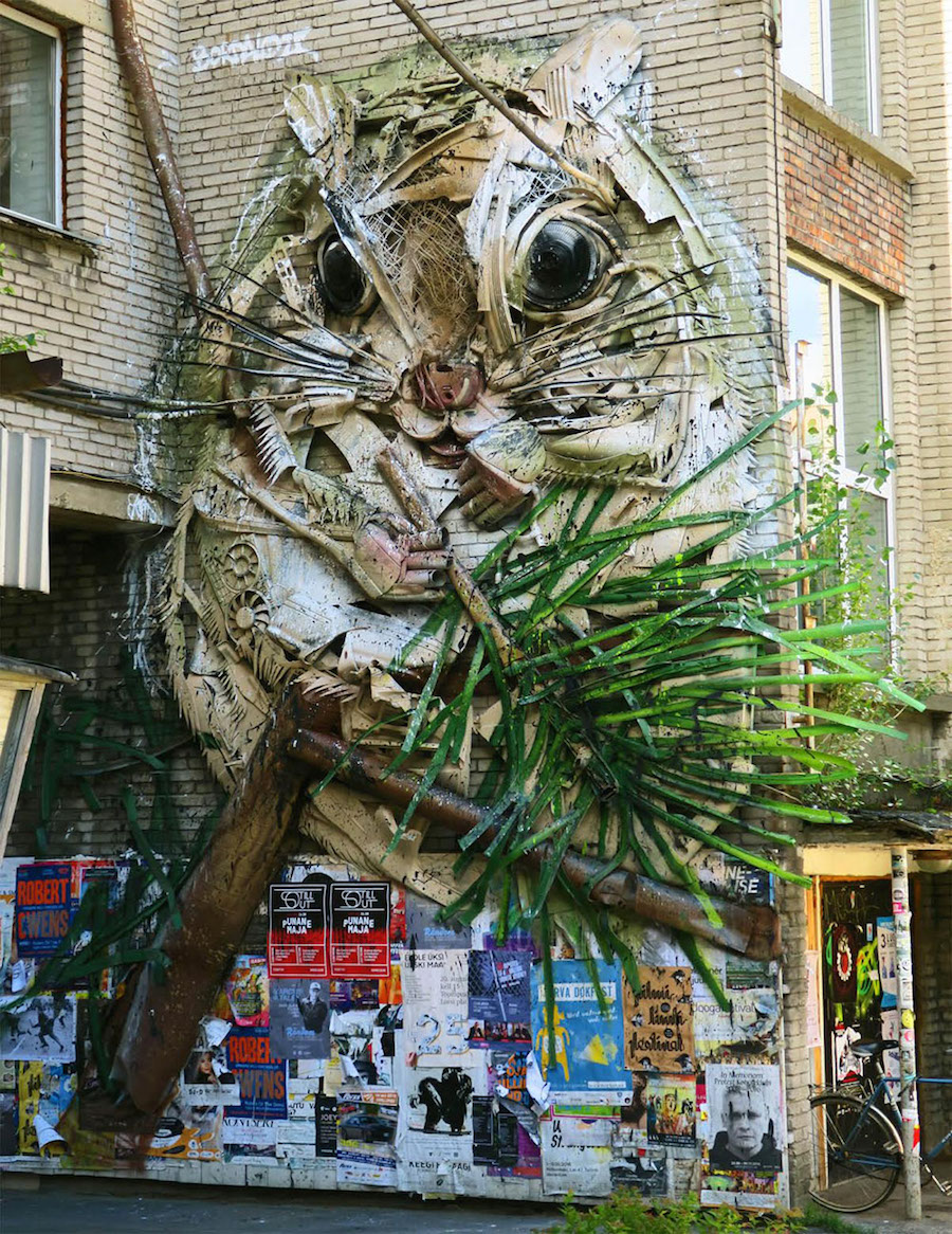 Inventive Trash Sculptures of Animals-5