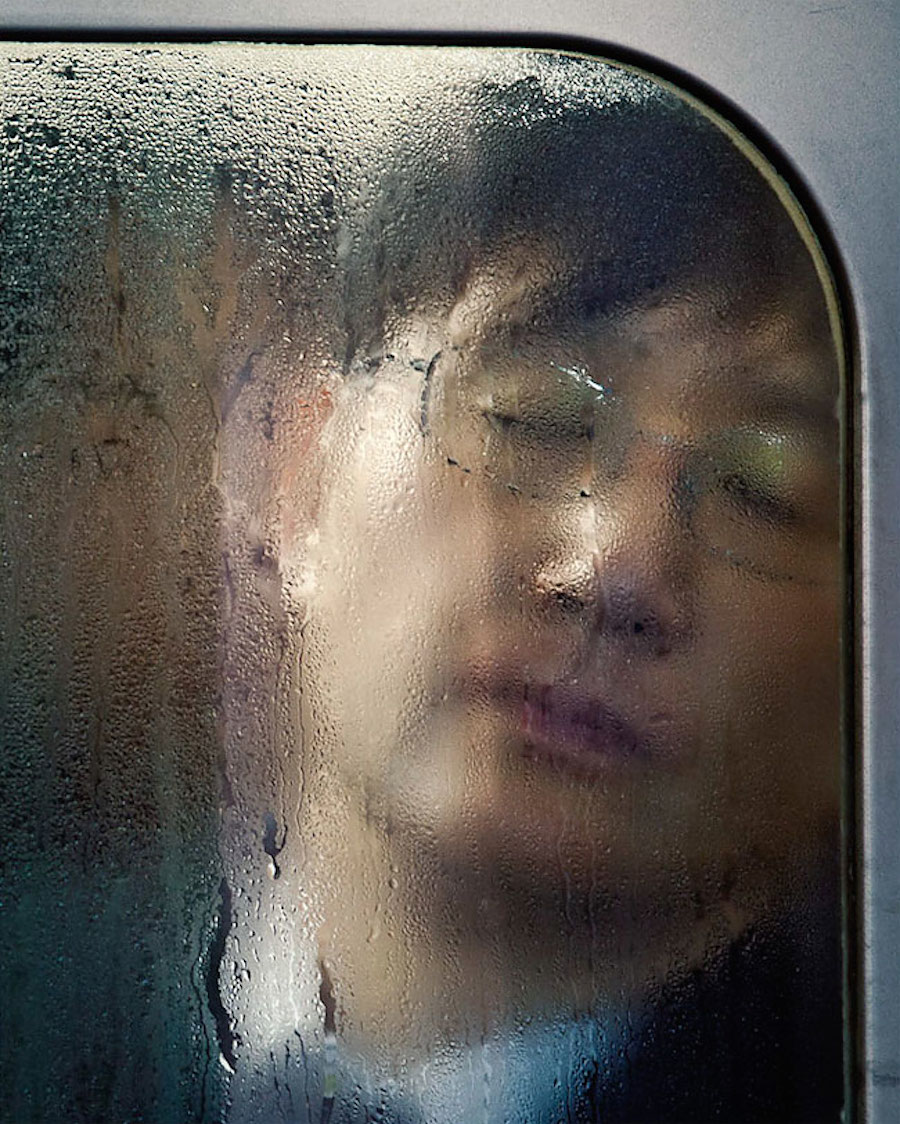 Photographs of Tokyo Commuters Stuck in the Subway-16