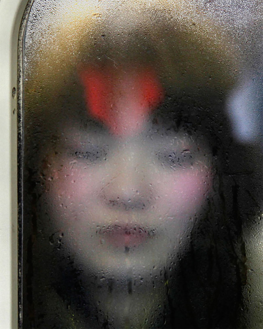 Photographs of Tokyo Commuters Stuck in the Subway-18