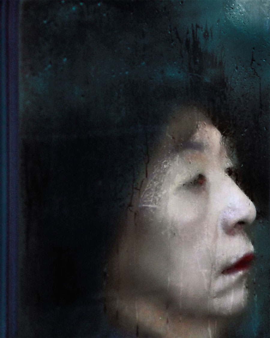 Photographs of Tokyo Commuters Stuck in the Subway-5