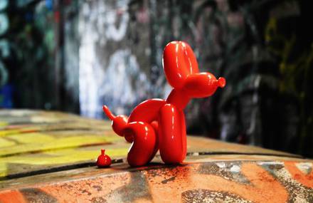 Sculpture Parody of Jeff Koon&rsquo;s Balloon Dog