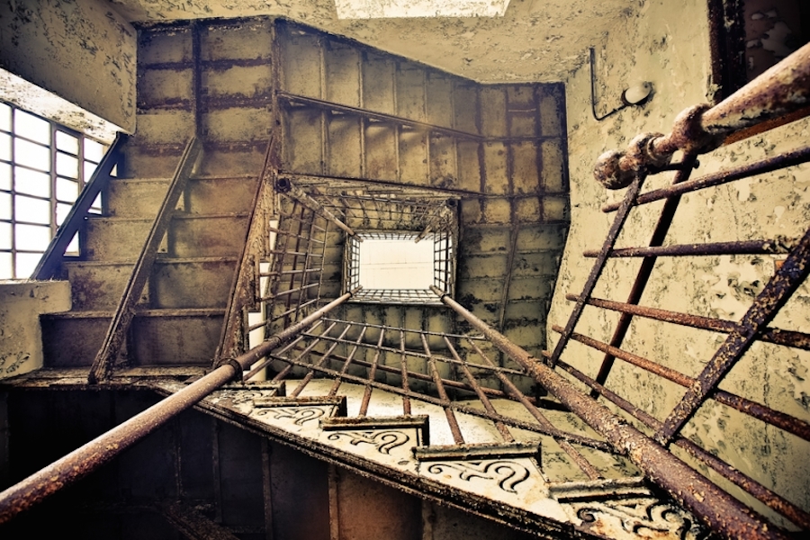 Striking Pictures of Abandoned Asylums in the U.S.-13