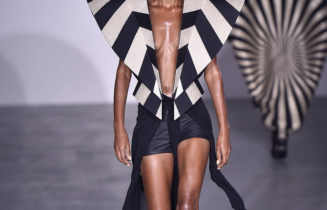 Gareth Pugh Spring Summer 2017 Collection
