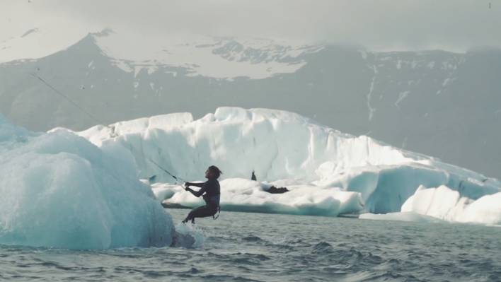 Breathtaking Kitesurf Session in Iceland