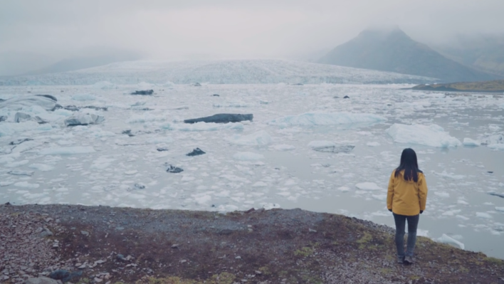 Graceful Postcard from Iceland