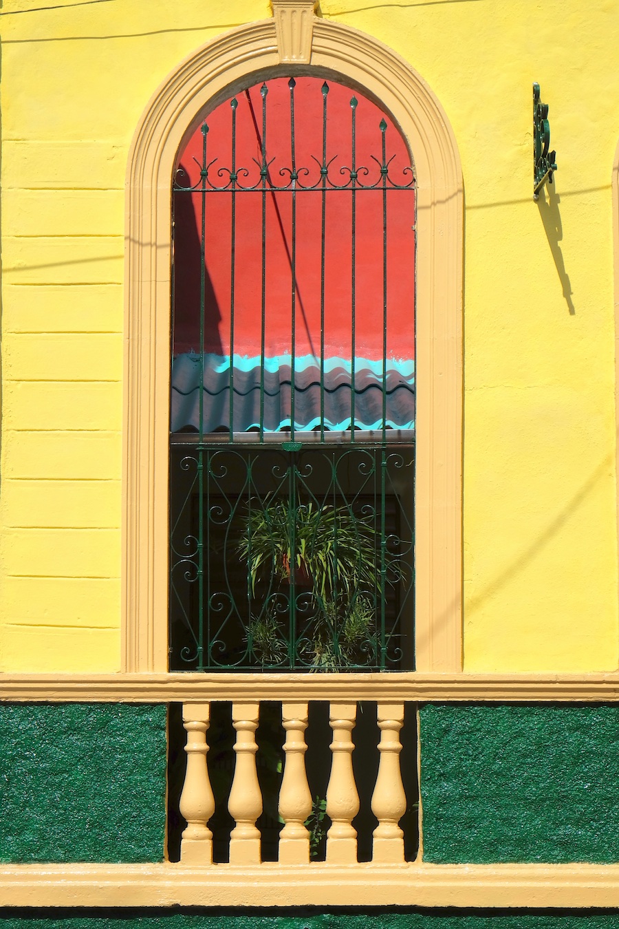 Beautiful Colors and Geometry of the Cuban Architecture-31