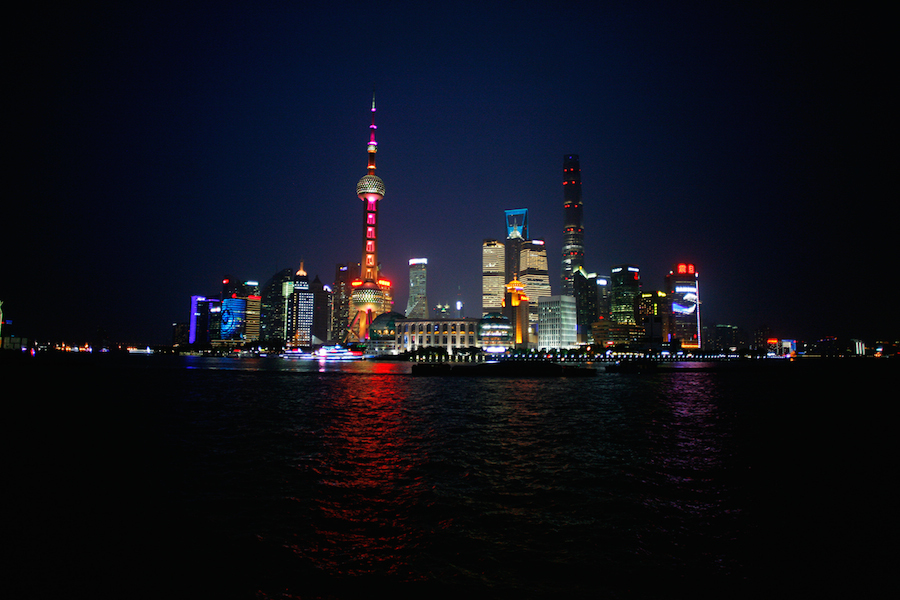 Exploring the Many Atmospheres of Shanghai in Photo-0
