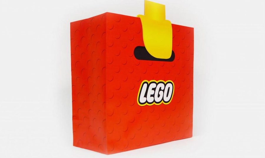 Inventive and Amusing LEGO Handbag-0