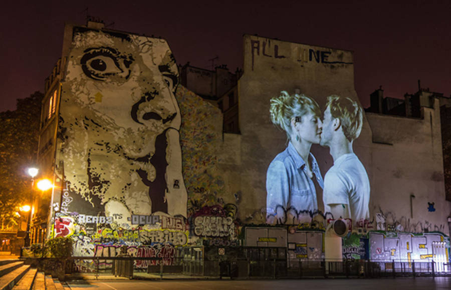 Video Projection of Couples Kissing in Paris by Julien Nonnon