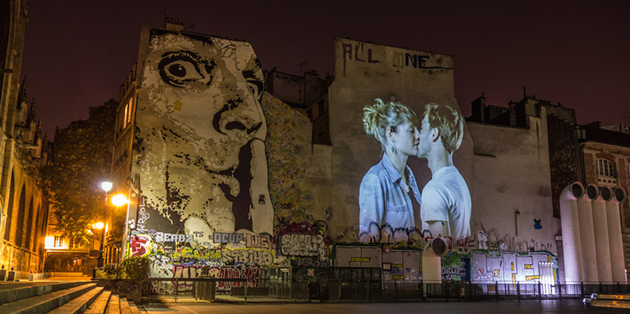 Video Projection of Couples Kissing in Paris by Julien Nonnon-0