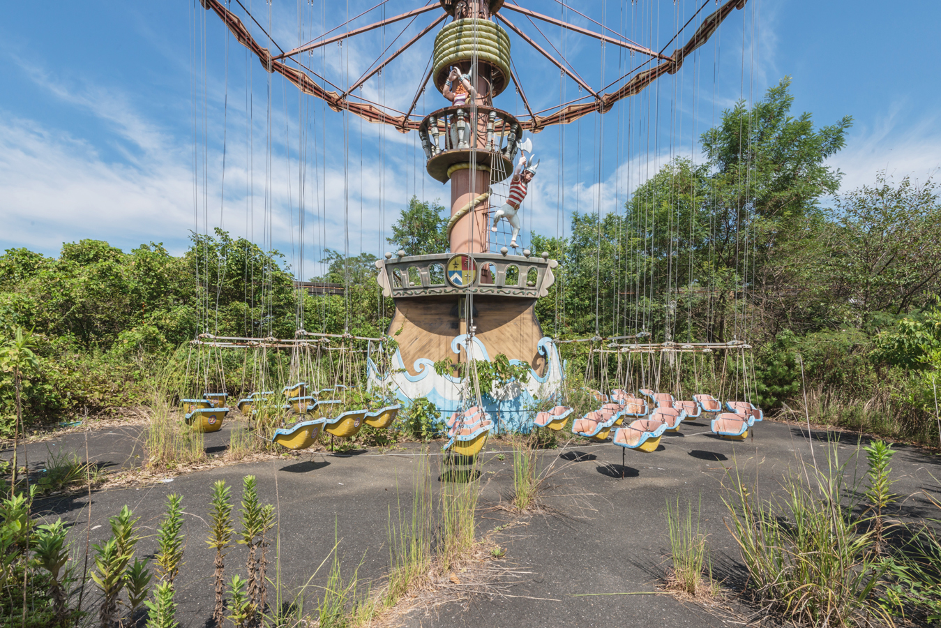 Старый парк аттракционов. Парк аттракционов Nara Dreamland. Заброшенный парк аттракционов Нара Дримлэнд. Парк Nara Dreamland, Япония. Заброшенный парк Диснейленд 1976.