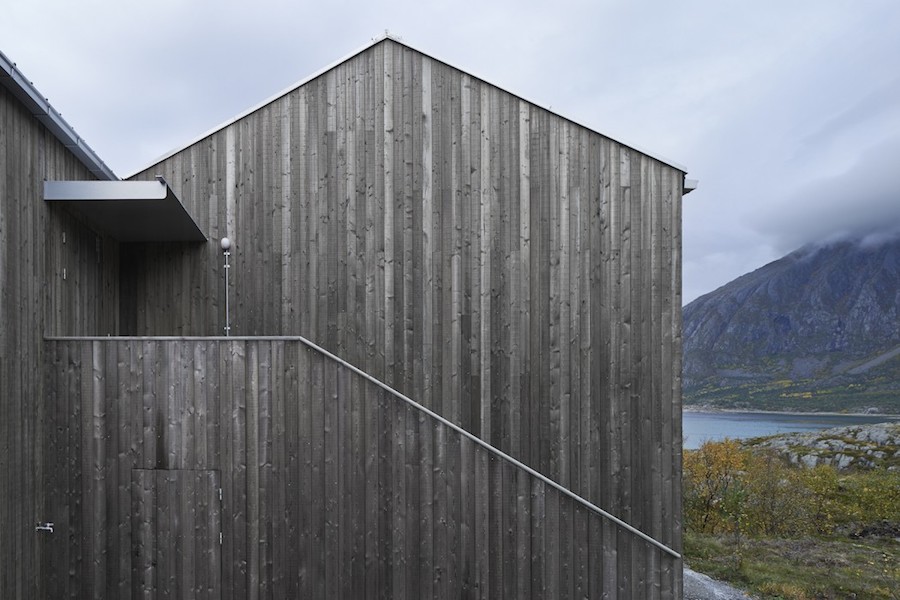 Architectural Wooden Cottage in Norway-4