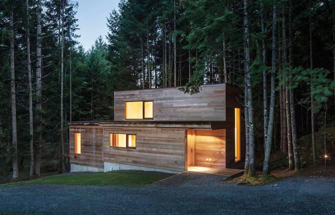 Artist’s Wooden Cabin in Canada