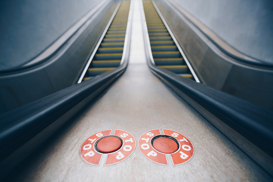 Focus on the Beauty of Symmetry in the Underground of Budapest-7